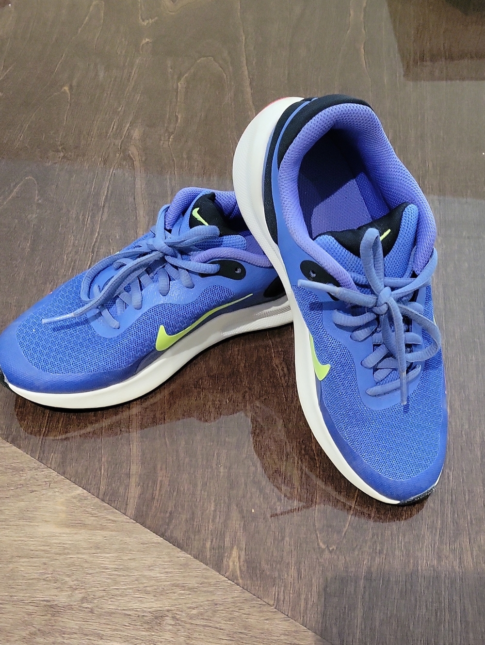 Nike Revolution 7 Kids Running Shoes Blue Purple Neon – Size 3.5Y